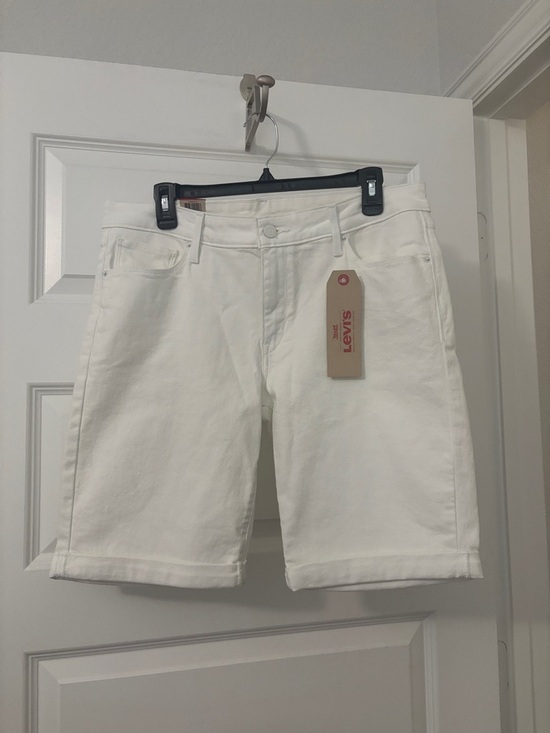 Levi's Pants - Levi's White Denim Bermuda Shorts - Classic Five-Pocket Style SZ 31 casual NWT